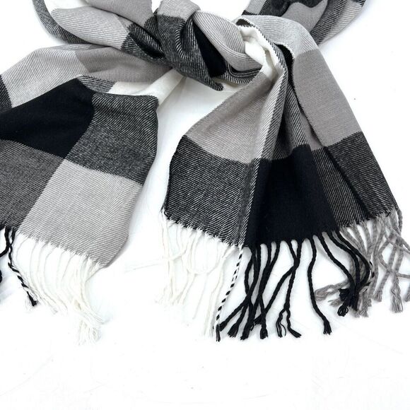 Unisex Black & Gray Checkered 100% Cashmere Fringed Scarf Made in Scotland - Picture 4 of 6